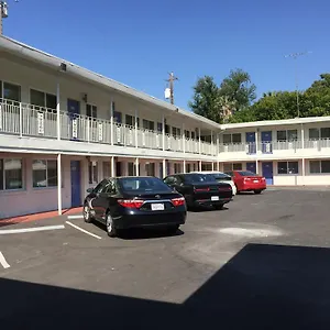 Travelodge By Wyndham Convention Center 3*, Сакраменто США